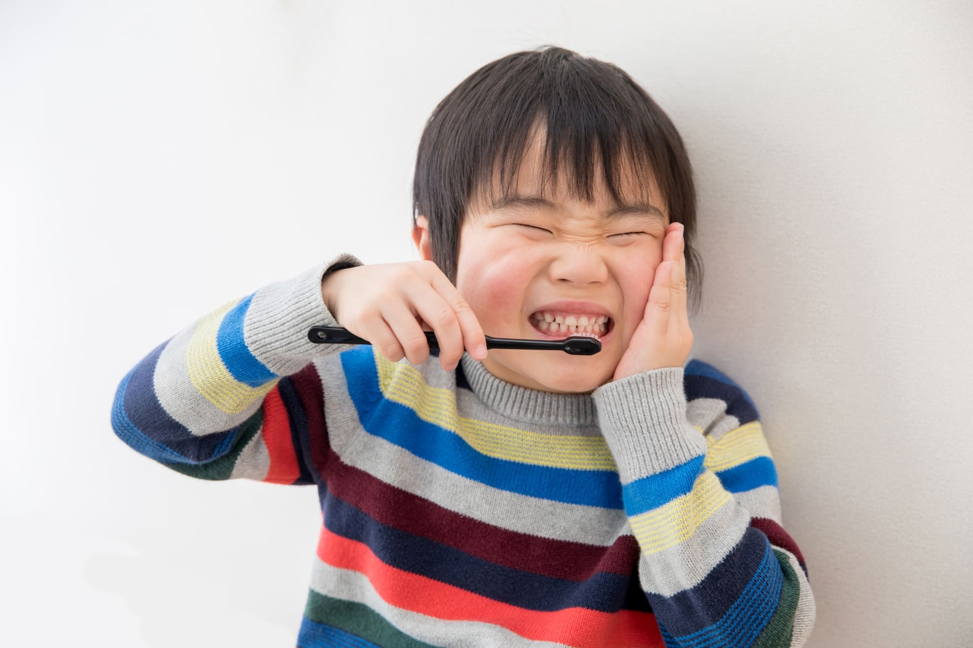 子供の矯正中に歯肉炎を防ぐ！効果的な予防法とケア方法は？